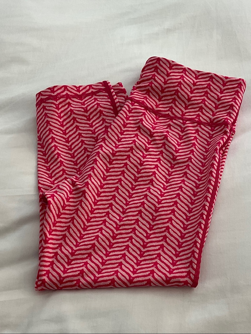 Vineyard Vines Pink and Red Patterned Capris